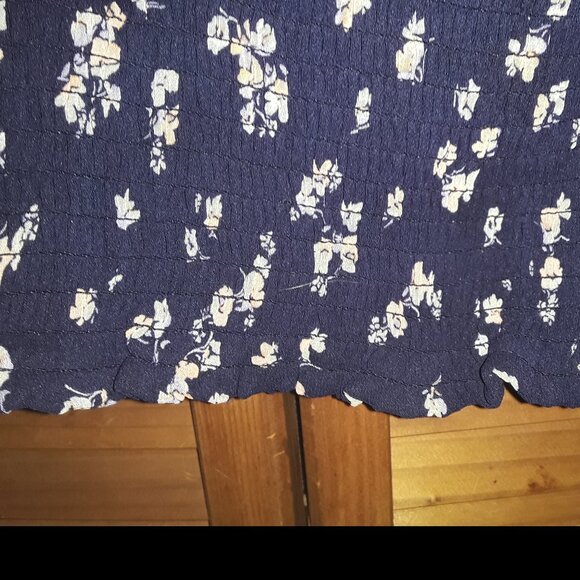 As U Wish SZ MED Blue Floral Sheer Smocked Waist Long Sleeve Low V Crop Top - Picture 5 of 5